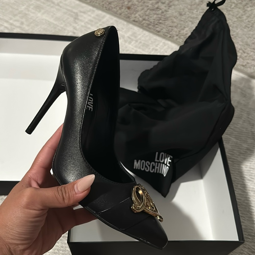 Mooching Heels